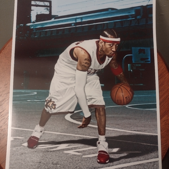 NEW!💯 ALLEN IVERSON 8.5x11 OLD SCHOOL PHILADELPHIA 76ERS ULTRA GLOSSY POSTER!🤩 - Picture 2 of 7